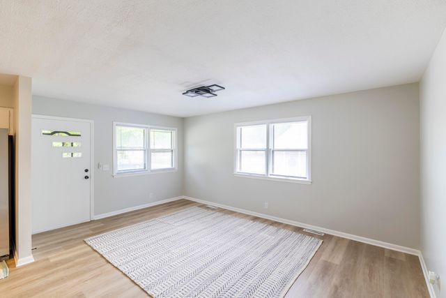 3137 AVENUE H, Council Bluffs, IA 51501