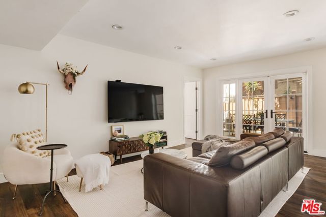 1010 Palm Avenue 106, West Hollywood, CA 90069