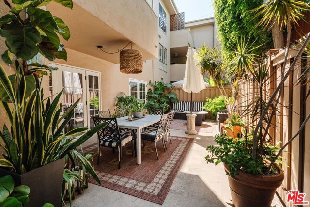 1010 Palm Avenue 106, West Hollywood, CA 90069