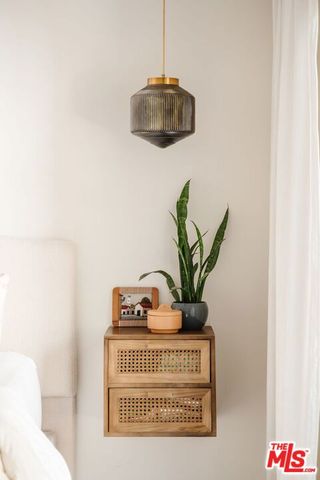 1010 Palm Avenue 106, West Hollywood, CA 90069