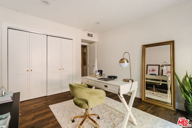 1010 Palm Avenue 106, West Hollywood, CA 90069