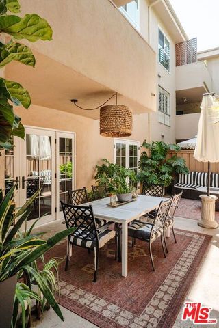 1010 Palm Avenue 106, West Hollywood, CA 90069