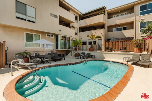 1010 Palm Avenue 106, West Hollywood, CA 90069