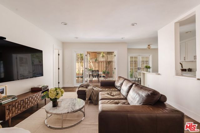 1010 Palm Avenue 106, West Hollywood, CA 90069