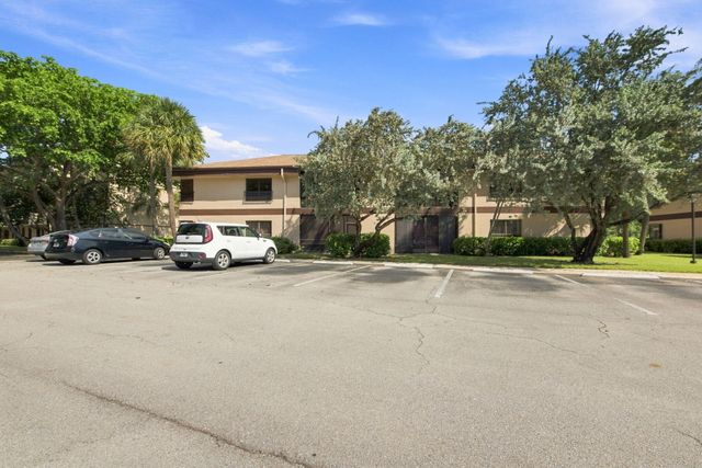 2662 Carambola Circle N, Coconut Creek, FL 33066