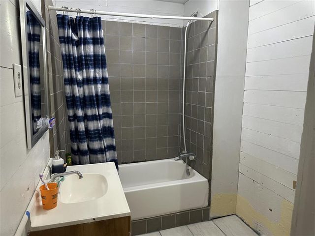 551 N Crocker Street, Sulphur, LA 70663