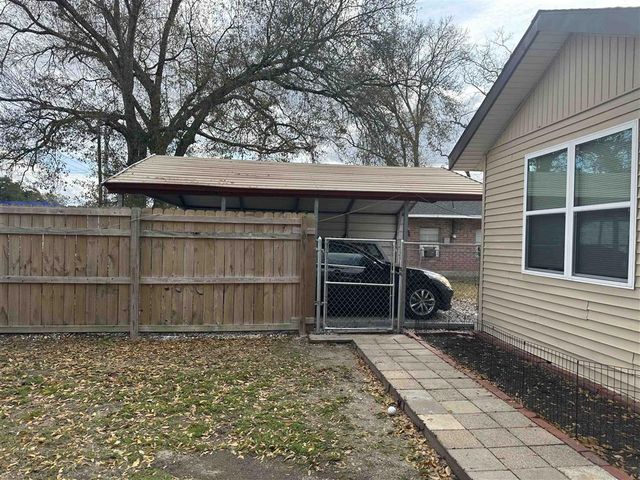 551 N Crocker Street, Sulphur, LA 70663