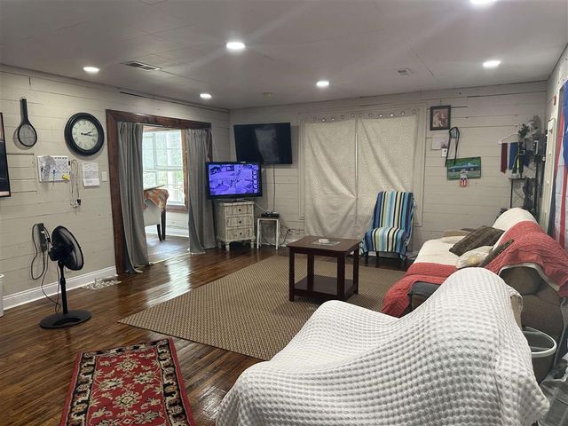 551 N Crocker Street, Sulphur, LA 70663