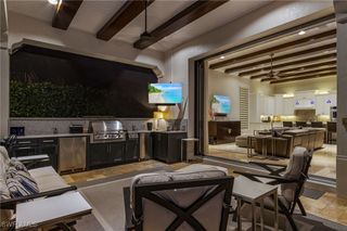 2220 Residence CIR, Naples, FL 34105