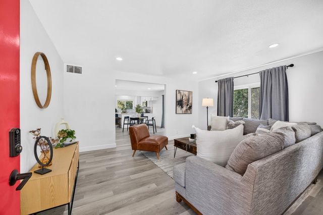 5024 Kenneth Ave, Fair Oaks, CA 95628