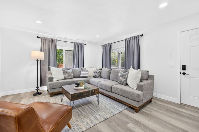 5024 Kenneth Ave, Fair Oaks, CA 95628
