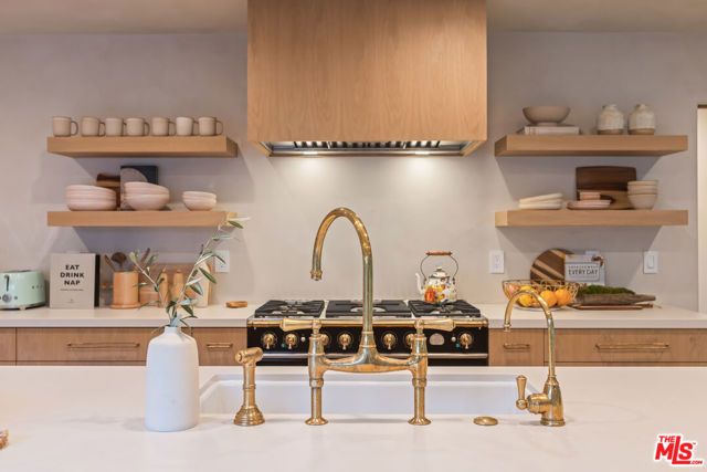 2419 Westridge Road, Los Angeles, CA 90049