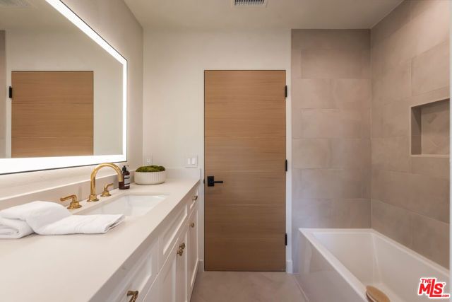 2419 Westridge Road, Los Angeles, CA 90049