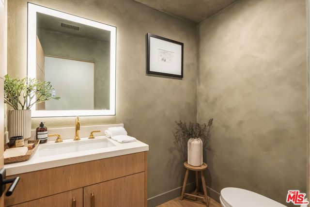 2419 Westridge Road, Los Angeles, CA 90049