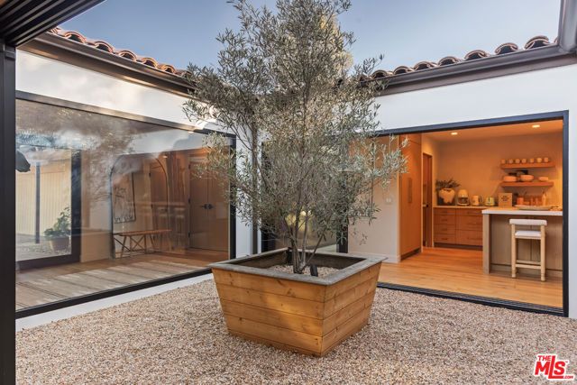 2419 Westridge Road, Los Angeles, CA 90049