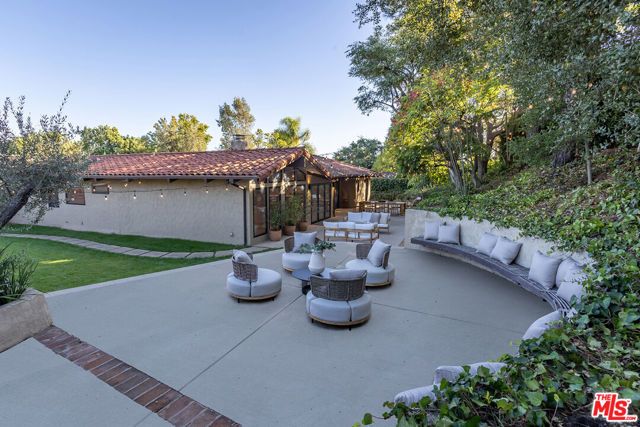 2419 Westridge Road, Los Angeles, CA 90049