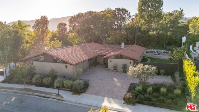2419 Westridge Road, Los Angeles, CA 90049