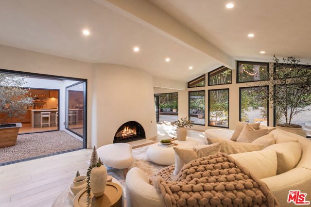 2419 Westridge Road, Los Angeles, CA 90049