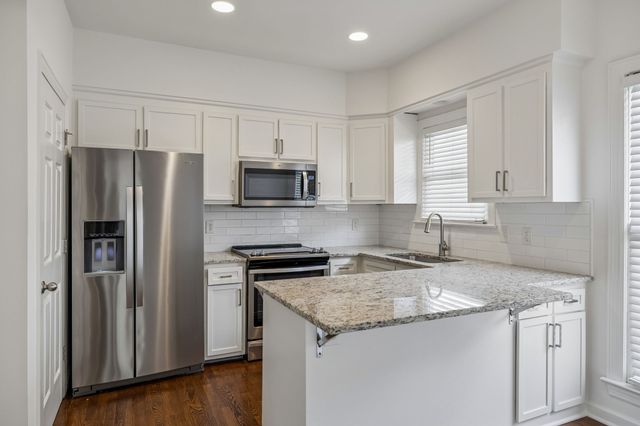 3037 Woodlawn Dr, Nashville, TN 37215
