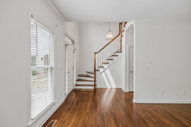 3037 Woodlawn Dr, Nashville, TN 37215
