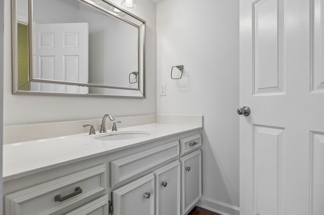3037 Woodlawn Dr, Nashville, TN 37215