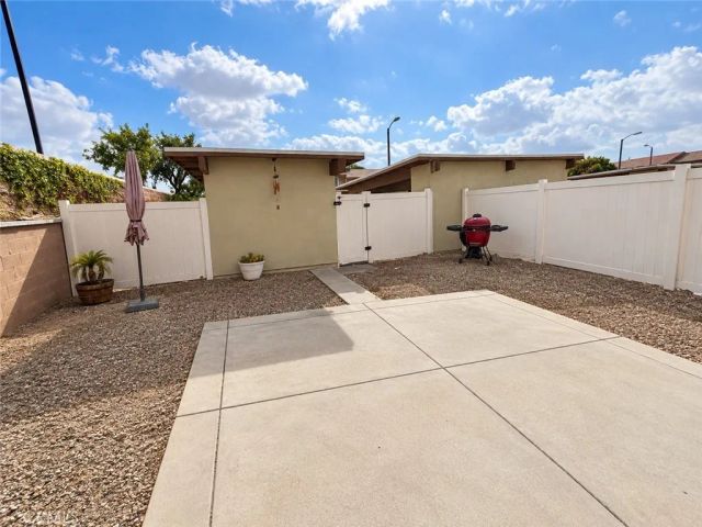 16810 Village F, Fontana, CA 92336