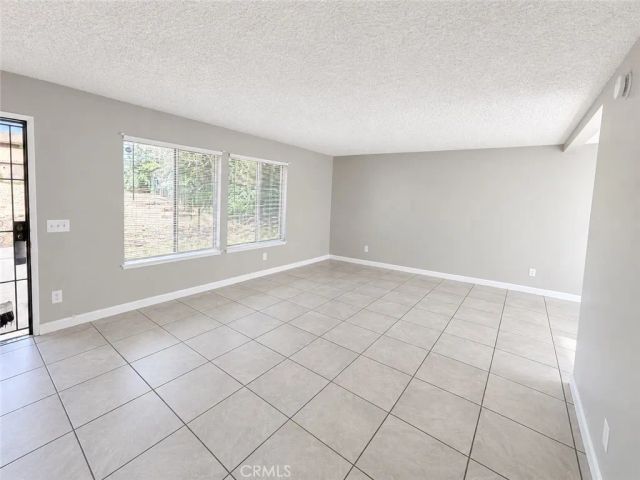 16810 Village F, Fontana, CA 92336