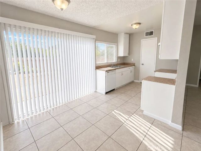 16810 Village F, Fontana, CA 92336