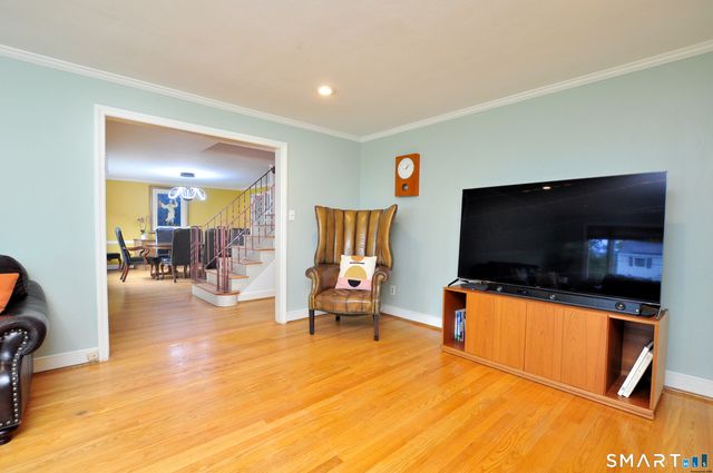 44 Miamis Road, West Hartford, CT 06117