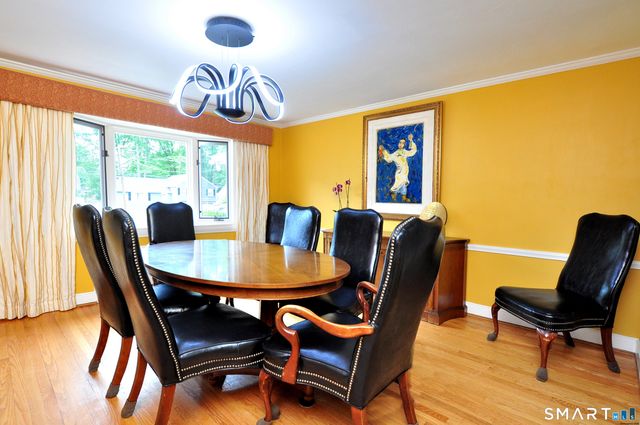 44 Miamis Road, West Hartford, CT 06117