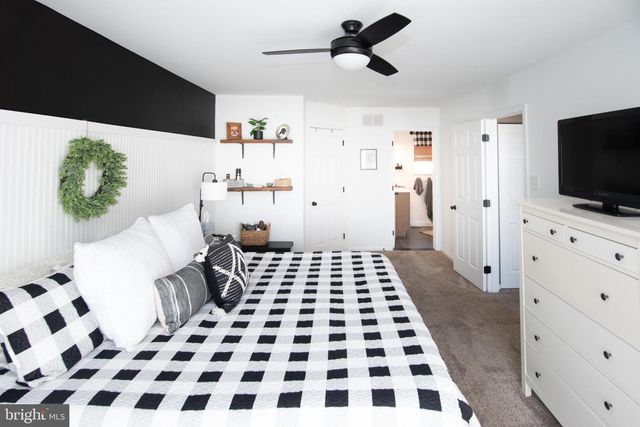 2038 VALLEY VIEW DR, Quakertown, PA 18951