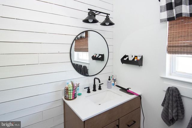 2038 VALLEY VIEW DR, Quakertown, PA 18951