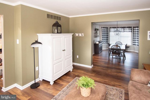 2038 VALLEY VIEW DR, Quakertown, PA 18951