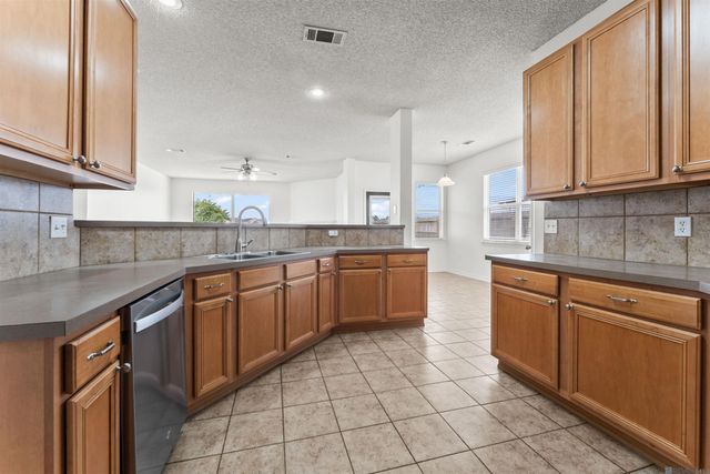 20147 Bur Oak Dr, Zachary, LA 70791