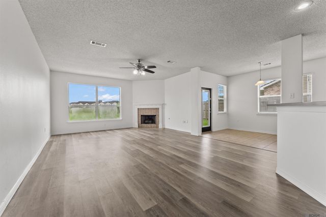 20147 Bur Oak Dr, Zachary, LA 70791
