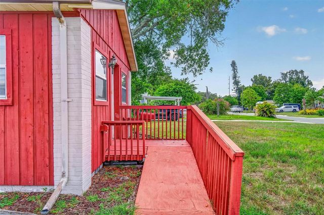 2600 25TH AVENUE N, St Petersburg, FL 33713