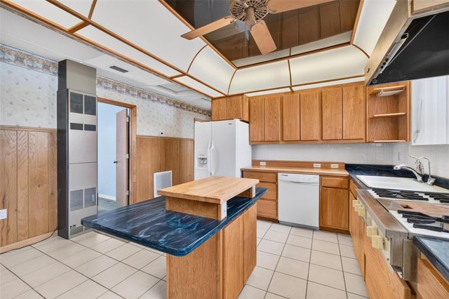 2600 25TH AVENUE N, St Petersburg, FL 33713