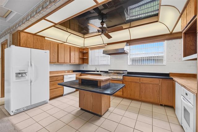 2600 25TH AVENUE N, St Petersburg, FL 33713
