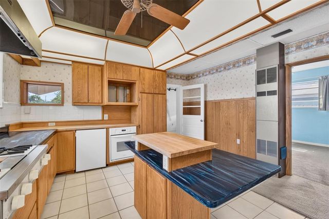2600 25TH AVENUE N, St Petersburg, FL 33713