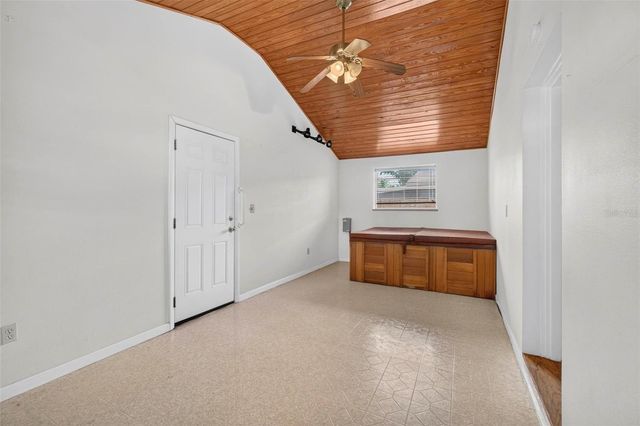 2600 25TH AVENUE N, St Petersburg, FL 33713