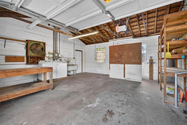 2600 25TH AVENUE N, St Petersburg, FL 33713