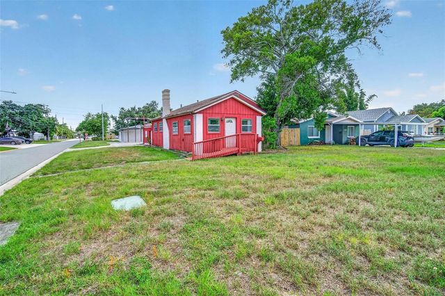 2600 25TH AVENUE N, St Petersburg, FL 33713