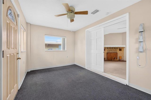 2600 25TH AVENUE N, St Petersburg, FL 33713