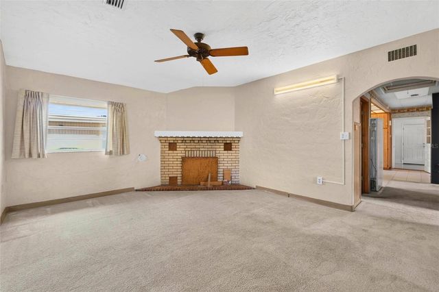 2600 25TH AVENUE N, St Petersburg, FL 33713