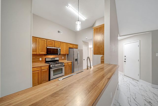 7722 Covington Drive, Houston, TX 77095