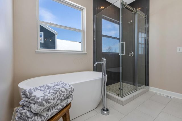 2645 Weyant Street, Lewis Center, OH 43035