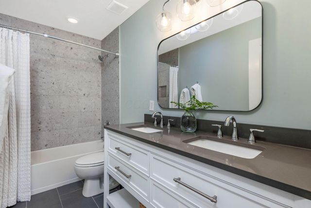 2645 Weyant Street, Lewis Center, OH 43035