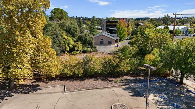 350 Park Marina Circle, Redding, CA 96001