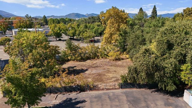 350 Park Marina Circle, Redding, CA 96001