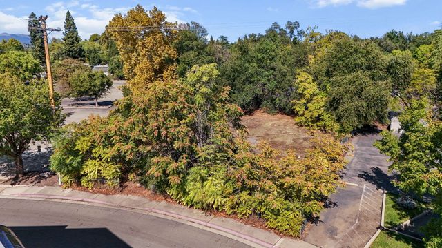 350 Park Marina Circle, Redding, CA 96001
